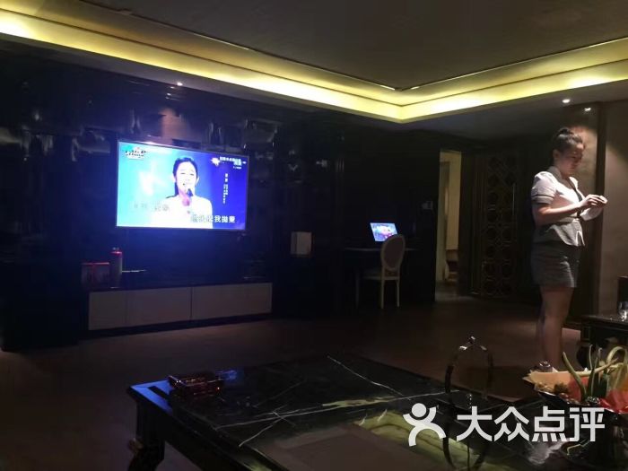 南昌水晶8号KTV夜总会-青山湖店